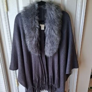 Gray Sweater Fringe Shawl with Faux Fur Collar Sleeveless Cape Wrap Shrug
